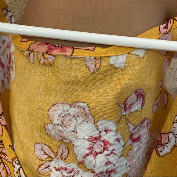 Yellow floral tanktop size small - Picture 6 of 7